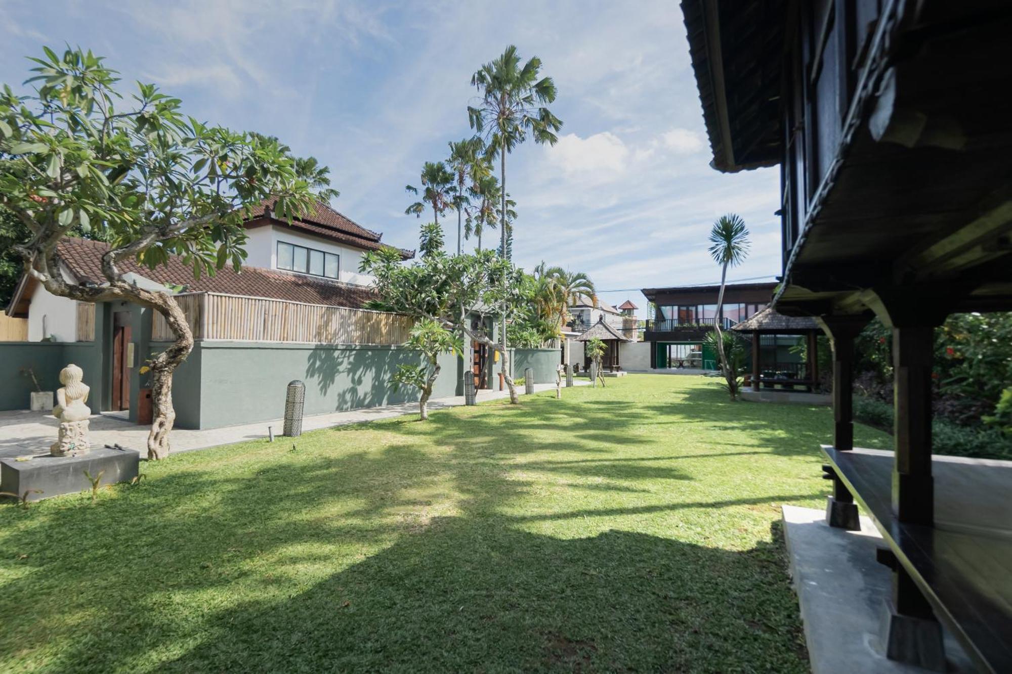 Four On Drupadi Villa Seminyak Exteriör bild